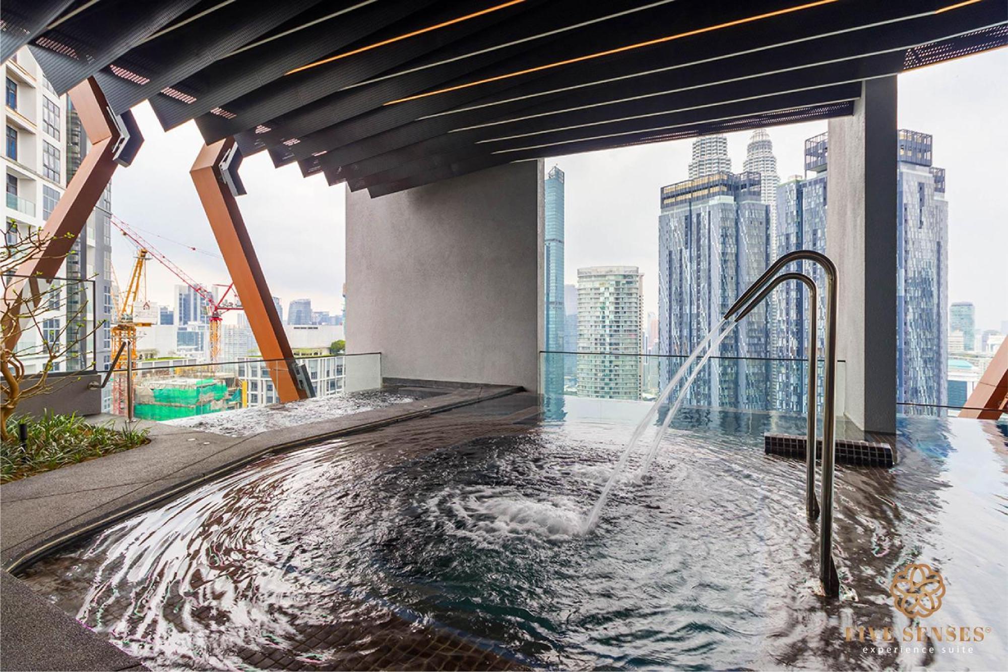 Scarletz Signature Suites, Klcc Куала-Лумпур Екстер'єр фото
